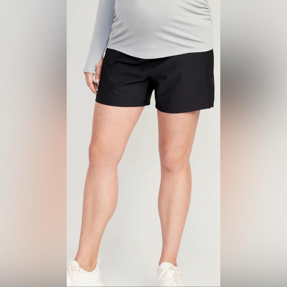*4/$20* Old Navy Fold Over Waist PowerSoft Maternity Shorts, Black, sz S
